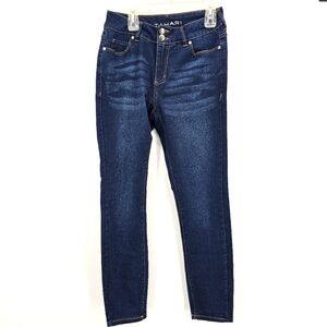 Tahari Mid Rise Medium Wash Non Distressed Skinny Jeans Womens Size 27/4